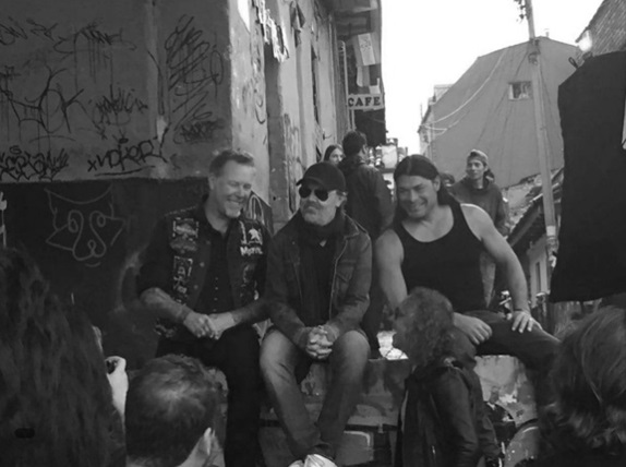 Con Metallica de “paseo” por el centro de Bogotá