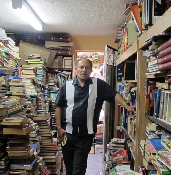Coleccionista de basura, historia del bibliófilo que rescata libros en Bogotá
