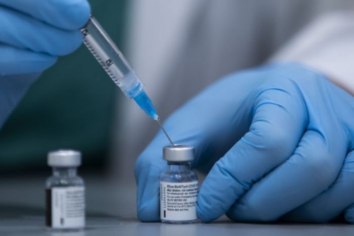 Lo que podría significar la combinación de vacunas contra la Covid para la pandemia