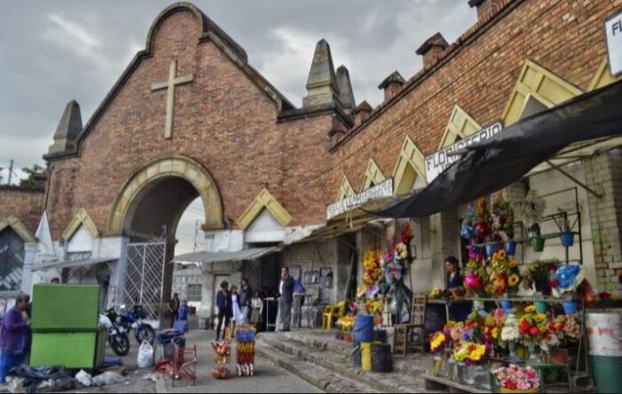 Se reactiva aforo del 100% en cementerios de Bogotá