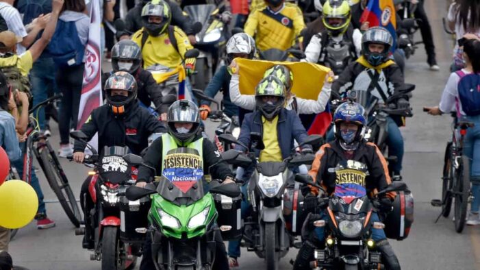 Caos en la movilidad de Bogotá por protestas de motociclistas