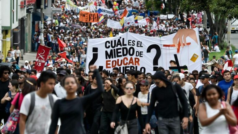 Marchas por la educación pública en la ciudad de Bogotá. Foto archivo El Tiempo