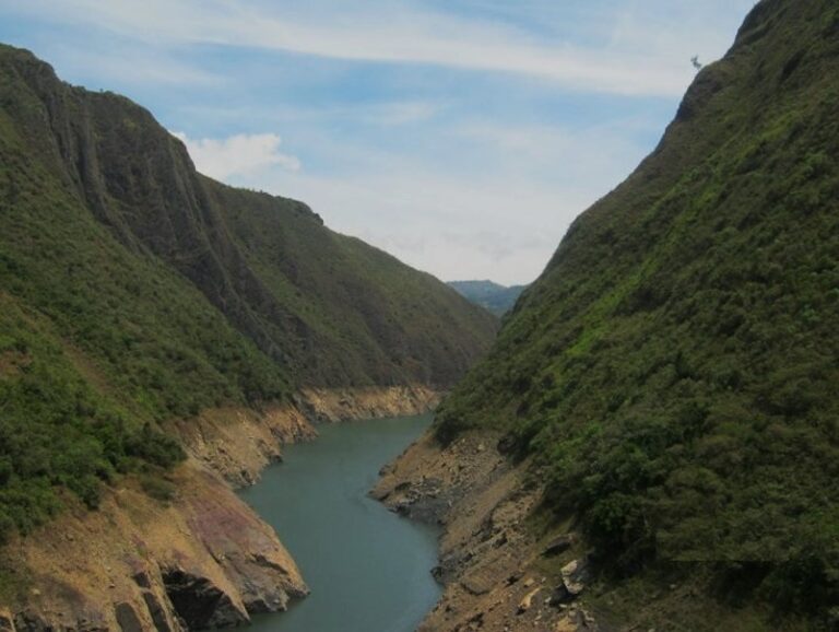 Represa del Guavio 1