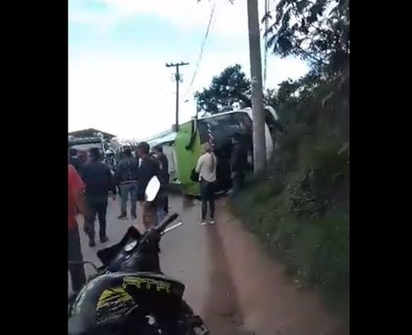 36 heridos en accidente de ruta escolar en la vía El Mochuelo en la localidad de Ciudad Bolívar