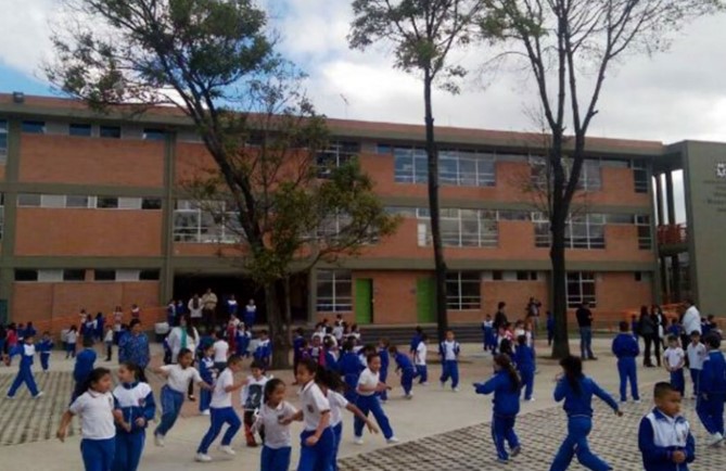 Cerca de 58 mil víctimas del conflicto armado estudian en colegios públicos de Bogotá
