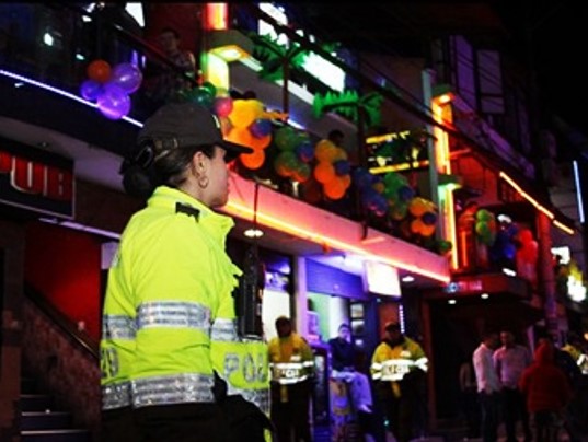 Policía advierte cierre de establecimientos si no cumplen normas en noche navideña