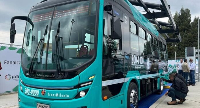 MinMinas y la Alcaldía de Bogotá presentaron el primer bus movilizado por hidrógeno de bajo carbono