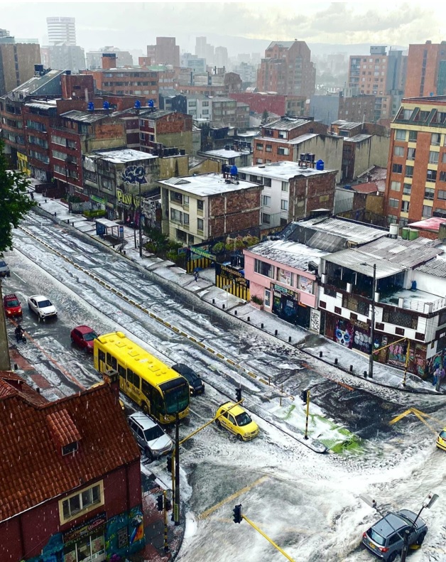 Precipitaciones y granizada paralizó la movilidad en el norte de Bogotá