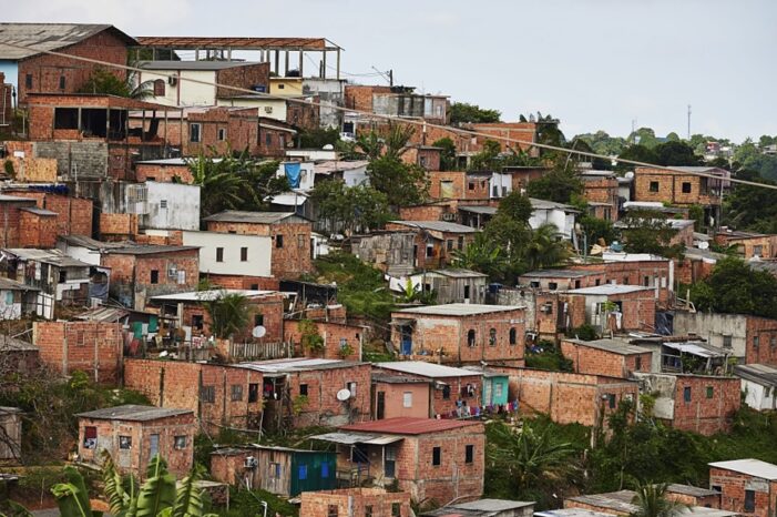 Mejorar viviendas informales podría aumentar hasta un 8% el PIB de Colombia