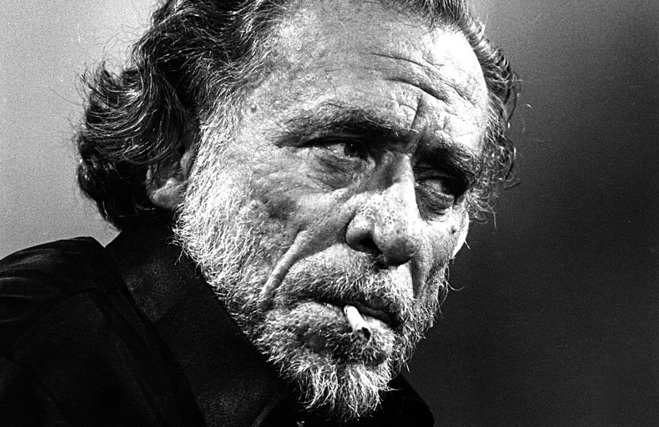 Charles Bukowski: “Soy la orilla de un vaso que corta, soy sangre”