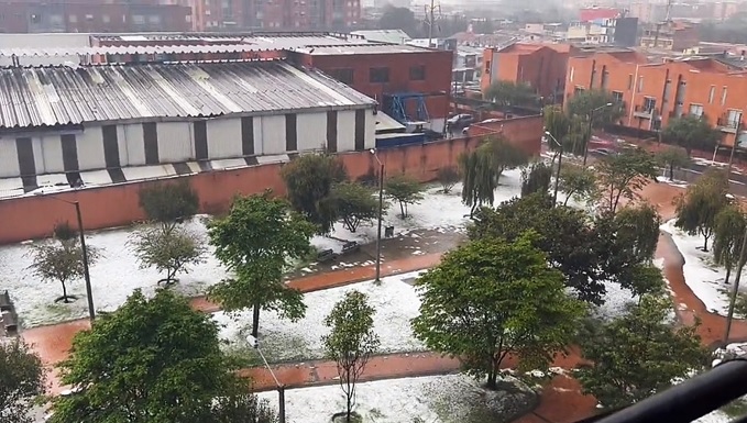 Emergencias por fuerte aguacero y granizada en Bogotá