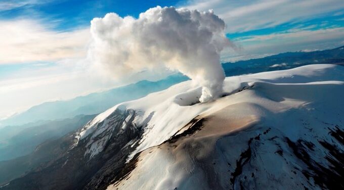 Registran cambios en la temperatura al interior del volcán Nevado del Ruíz