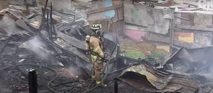 Voraz incendio destruyó 11 viviendas en la localidad de Ciudad Bolívar
