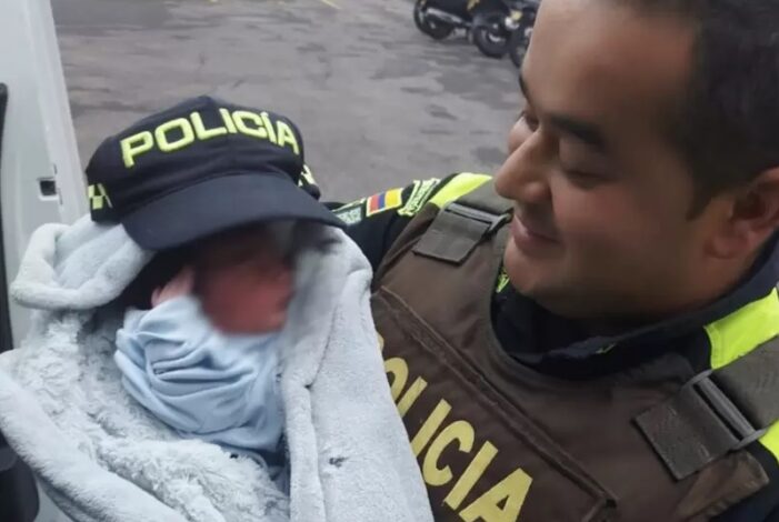 Policía rescata a bebé recién nacida que fue abandonada en una cicloruta en Kennedy
