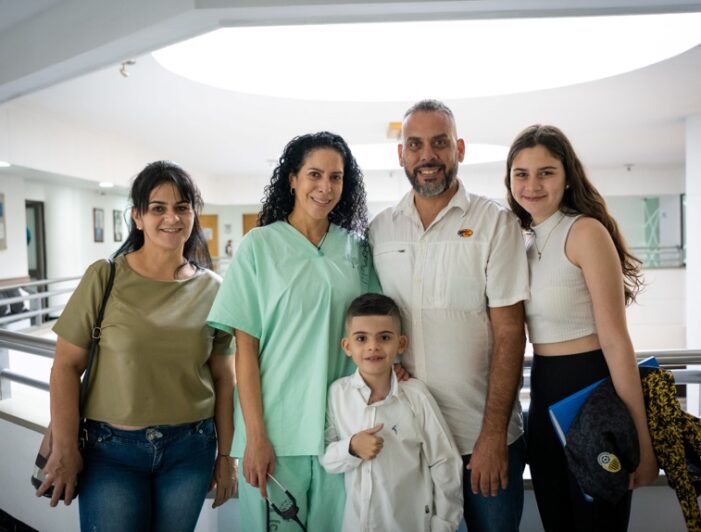 Por primera vez en Colombia, médicos restauran la función biventricular del corazón de un niño de 8 años