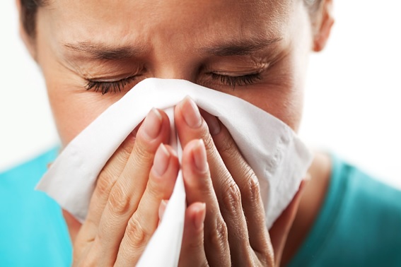 ¿Resfriado o alergia? Cómo diferenciarlos y qué tratamiento seguir