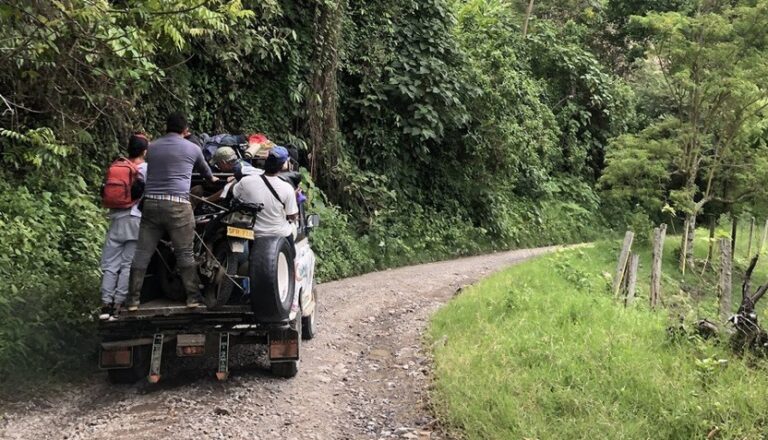 Campesinos en la zona del Cañón de las Hermosas, Colombia. UNVMC-Héctor Latorre